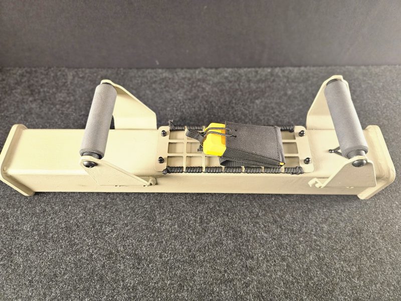 Taktische Türramme Mittel für Polizeieinsätze mit ergonomischen Griffen und hoher Durchschlagskraft bei kompakter Bauform.