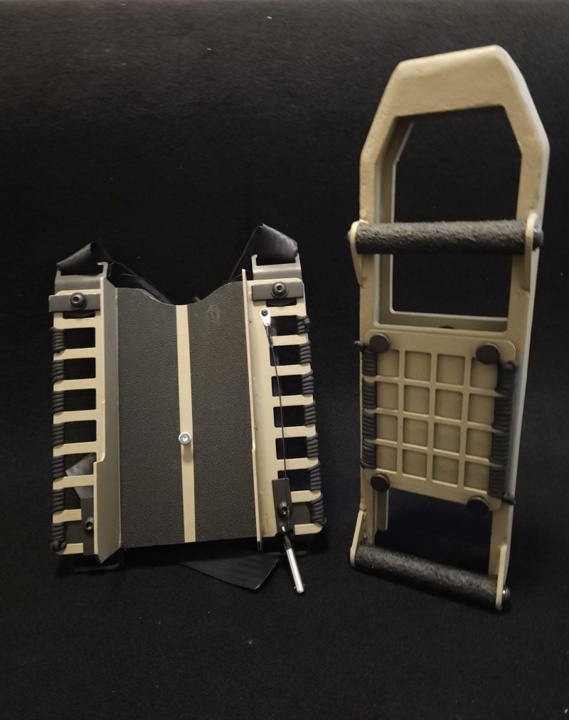 Taktisches Rammensystem Mittel – Rückentragesystem mit Türramme Taktisches rammensystem mittel Rückentragesystem für Polizei, Militär und Spezialeinheiten. Jetzt direkt bei Skogamor das passende Breaching-Tool kaufen und professionell ausstatten.