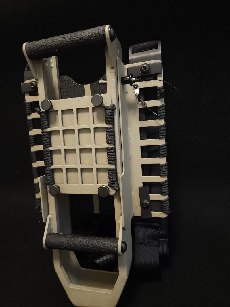 Taktisches Rammensystem Mittel – Seitenansicht taktische-ramme-mittel-seitenansicht-mit-griffen-und-molle-panel