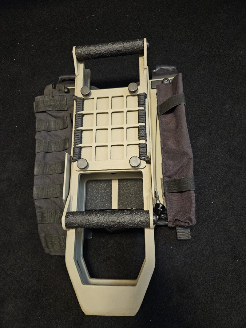 Taktisches Rammsystem mittel für Spezialeinheiten bietet maximale Schlagkraft bei kompakter Bauweise. Taktische Ramme mittel Zubehör und Molle System Topview