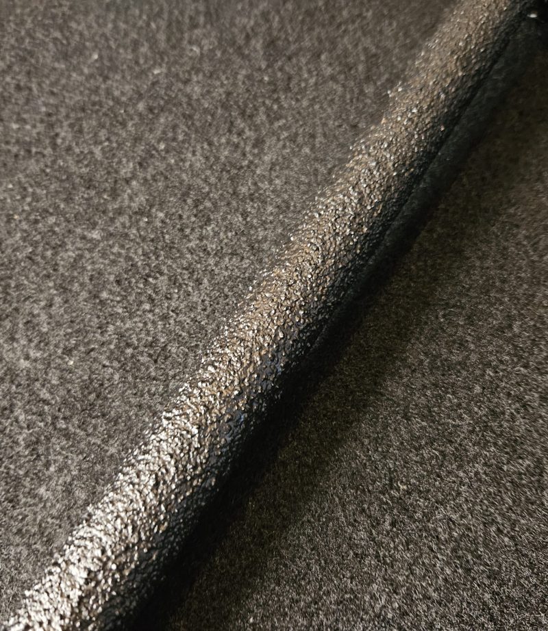 Ergonomischer Griff der taktischen Glassäge für sicheren Halt Titel: Griffbereich taktische Glassäge