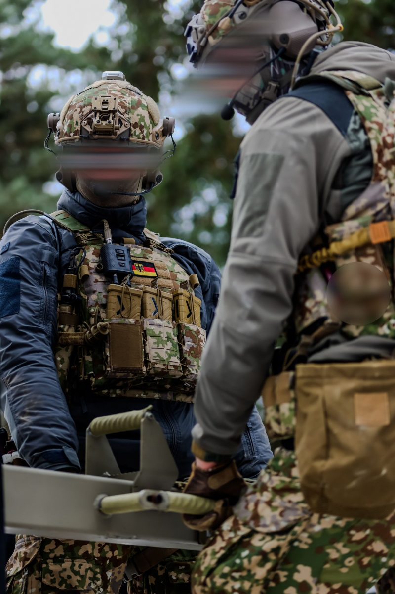 Taktische Einsatzwerkzeuge und Breaching Tools im professionellen Einsatztraining mit modularer taktischer Ausrüstung und mechanischen Zugriffswerkzeugen